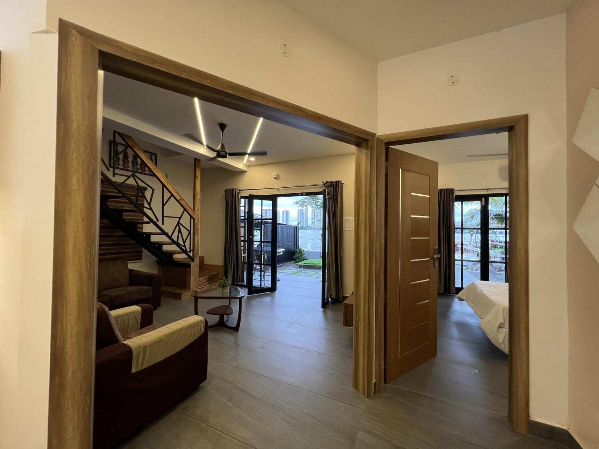 Marina Lounge Hotel Kochi Bagian luar foto